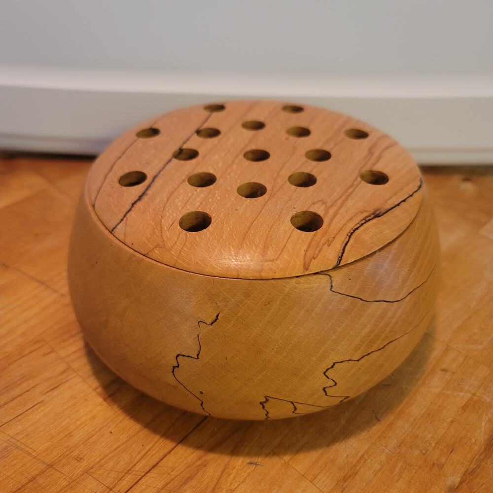 Handmade Round Spalted Wood flower box potpourri Lid bowl footed FROG Pomander